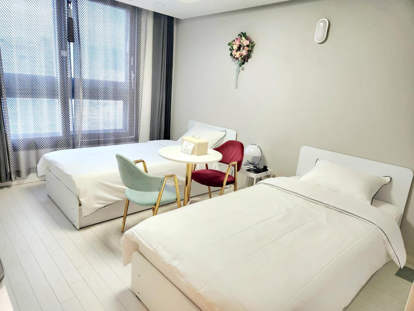 Daegu Star B&B Dsr Hotel Lily Guestroom Extérieur photo