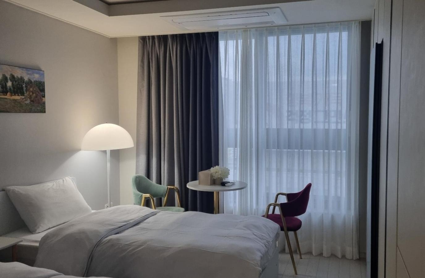 Daegu Star B&B Dsr Hotel Lily Guestroom Extérieur photo