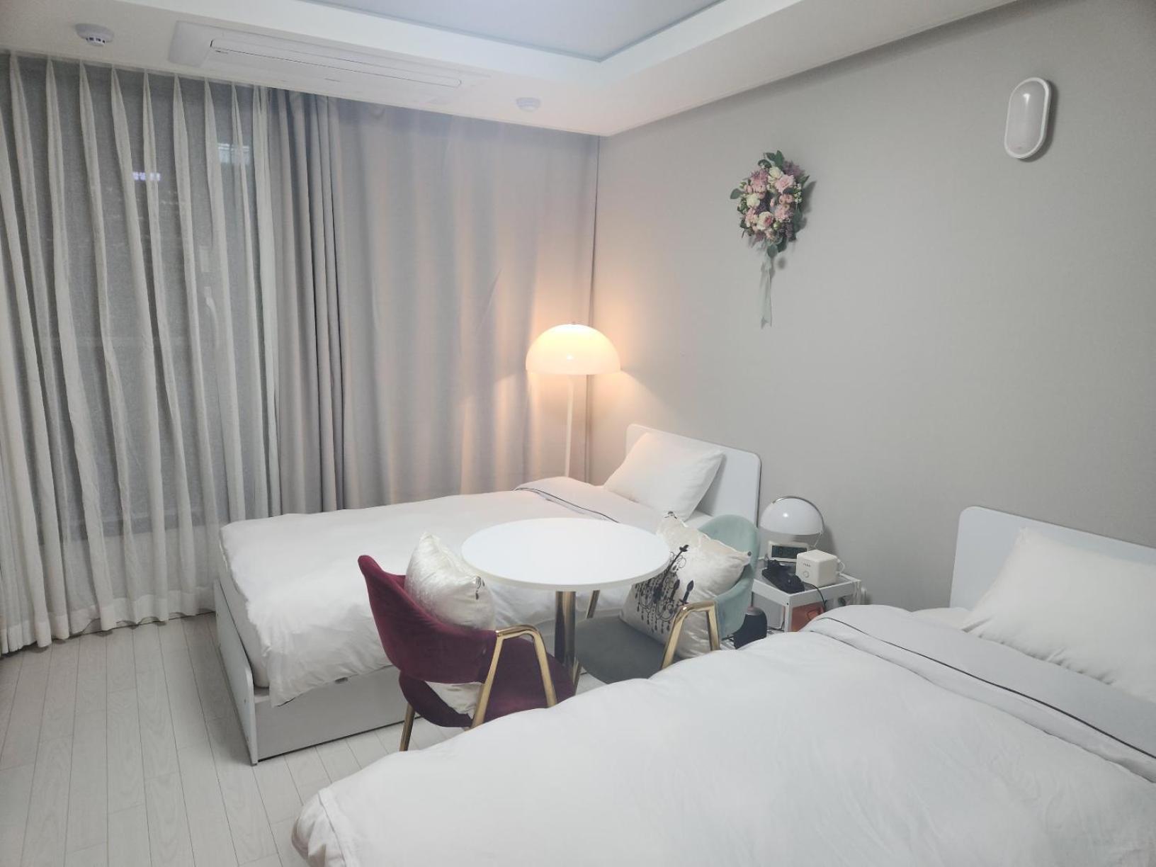 Daegu Star B&B Dsr Hotel Lily Guestroom Extérieur photo