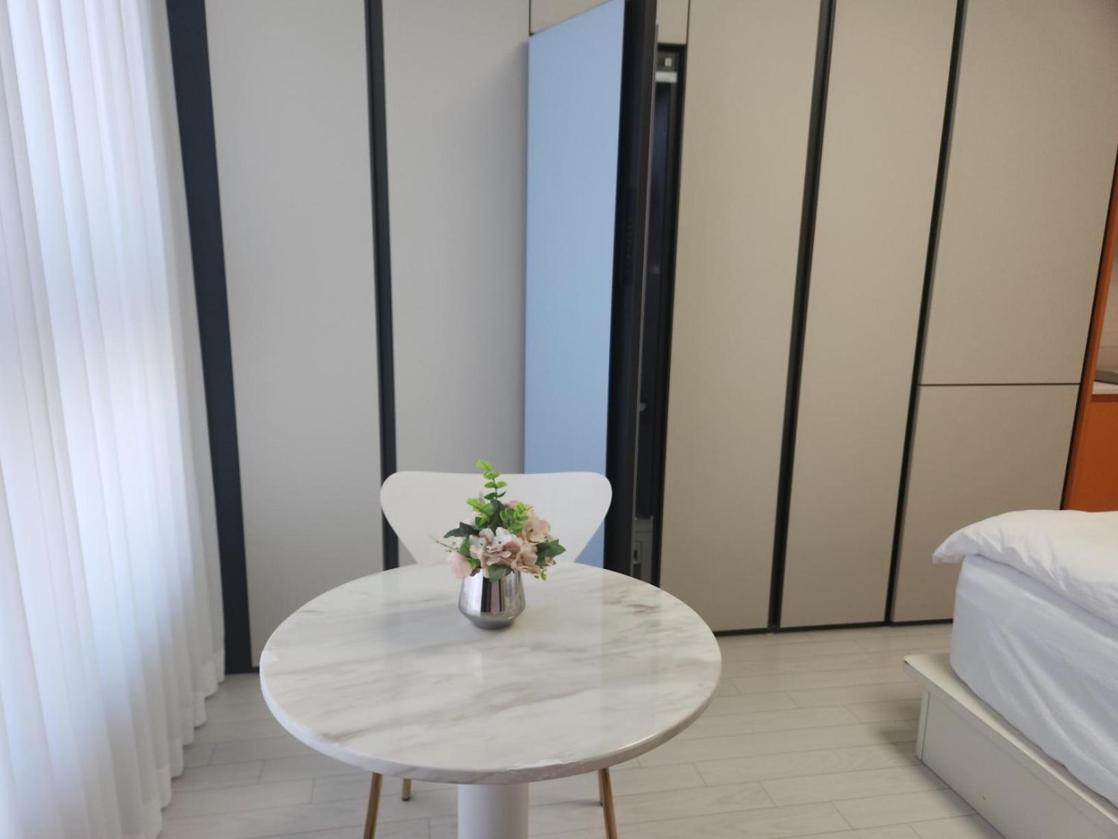 Daegu Star B&B Dsr Hotel Lily Guestroom Extérieur photo