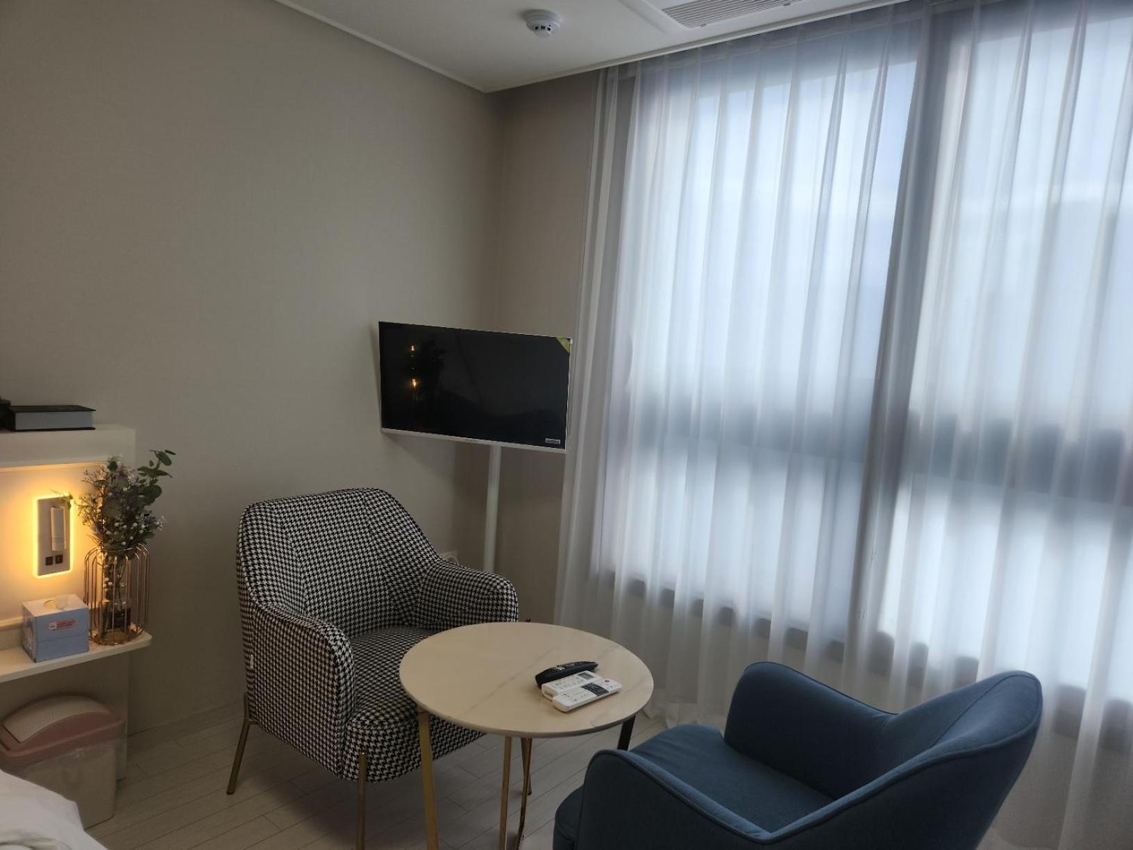 Daegu Star B&B Dsr Hotel Lily Guestroom Extérieur photo