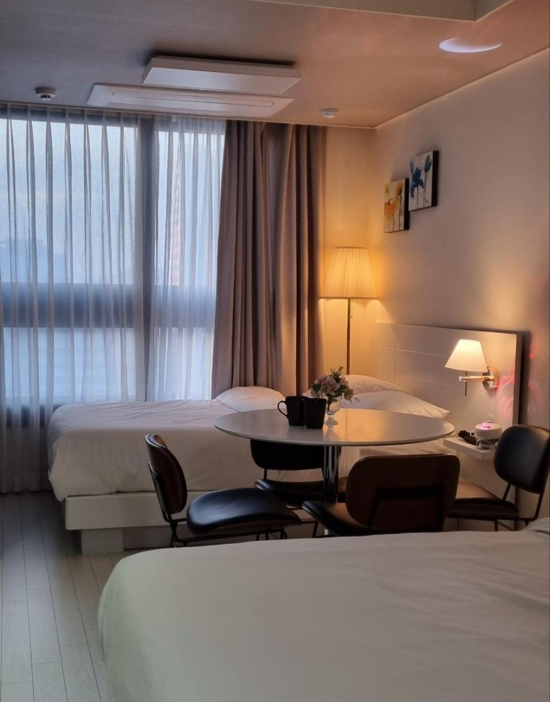 Daegu Star B&B Dsr Hotel Lily Guestroom Extérieur photo