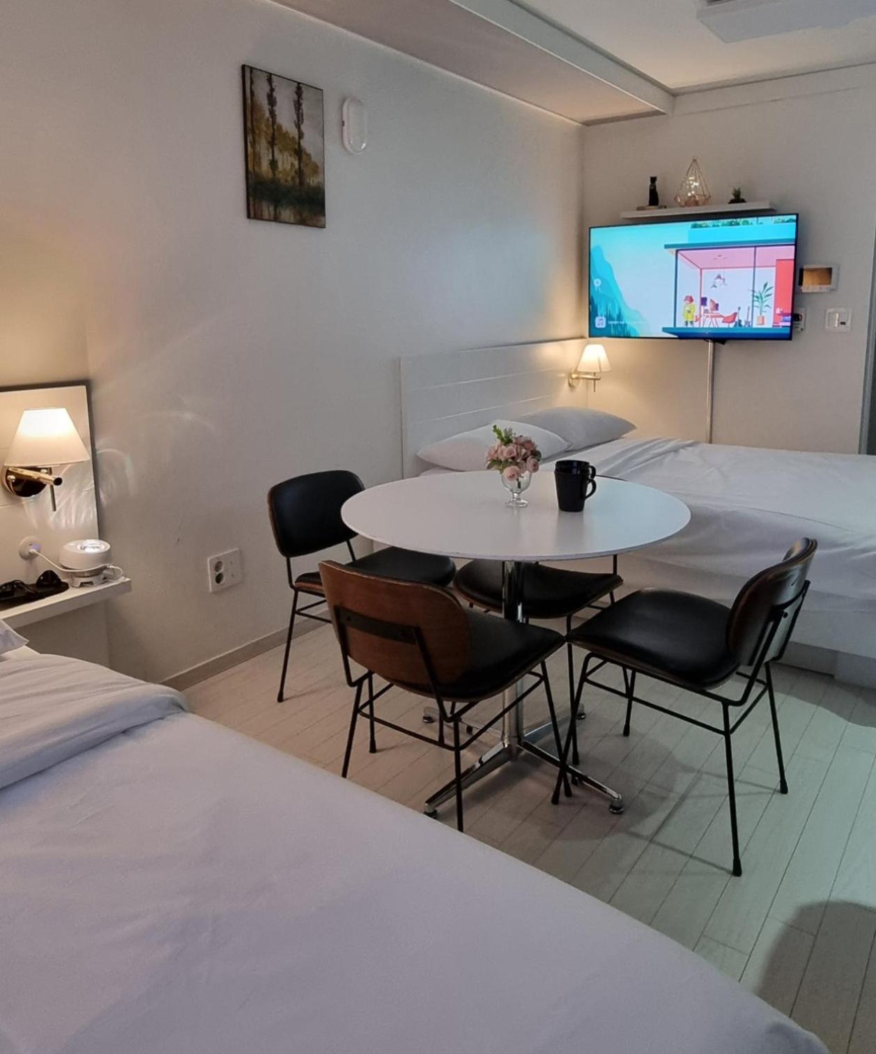 Daegu Star B&B Dsr Hotel Lily Guestroom Extérieur photo