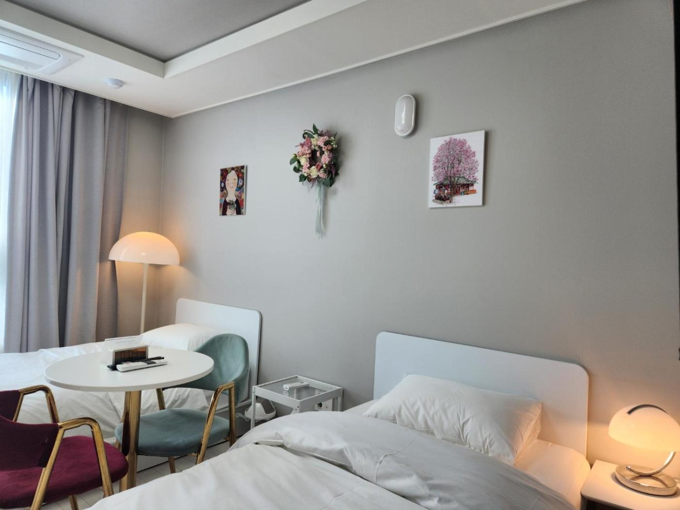 Daegu Star B&B Dsr Hotel Lily Guestroom Extérieur photo